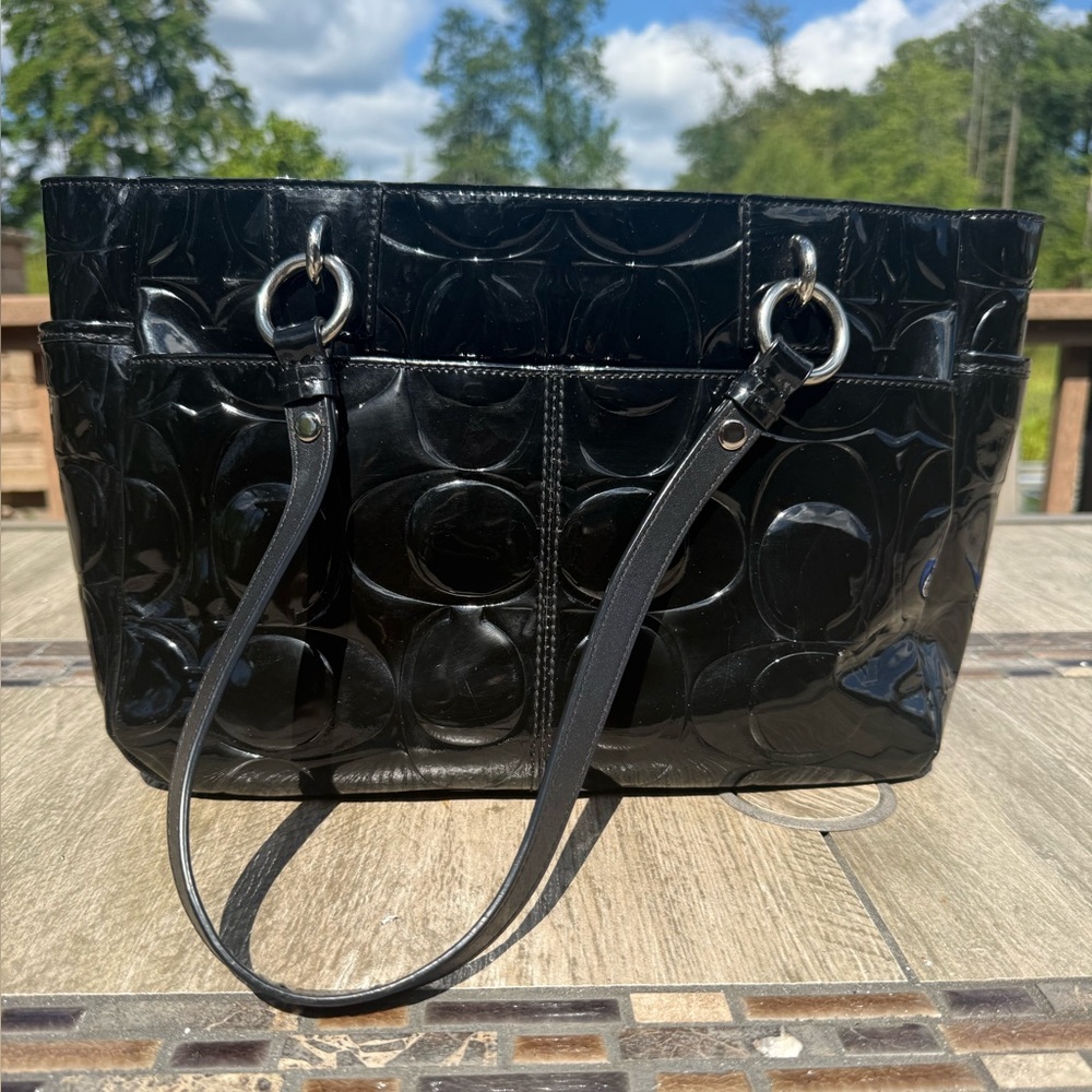 EUC! Vintage Coach Embossed Patent Leather Gallery Tote in Black Shoulder Bag - Picture 3 of 11